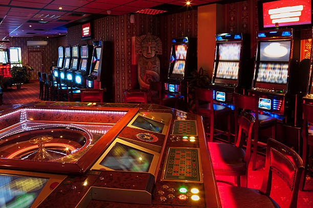 rajapanengacor mobile app interface showing slot games and live casino options